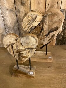 Hartjes in teak